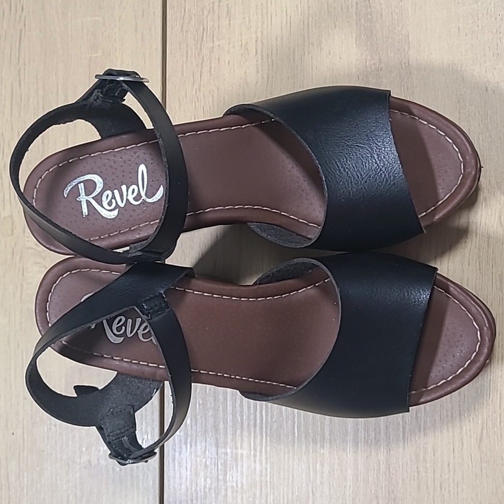 Black Wedges